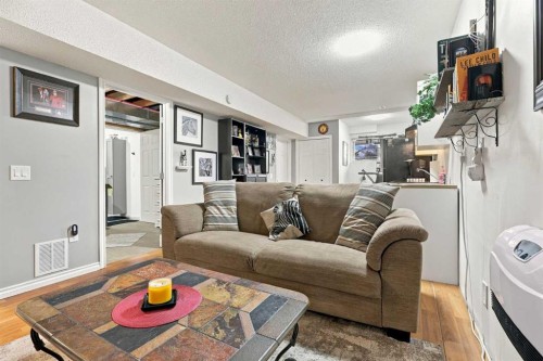 16 Mckenna Place Se, Calgary, AB 