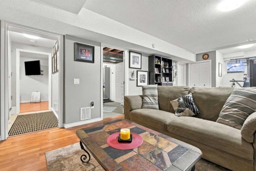 16 Mckenna Place Se, Calgary, AB 