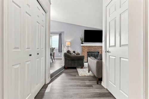 16 Mckenna Place Se, Calgary, AB 