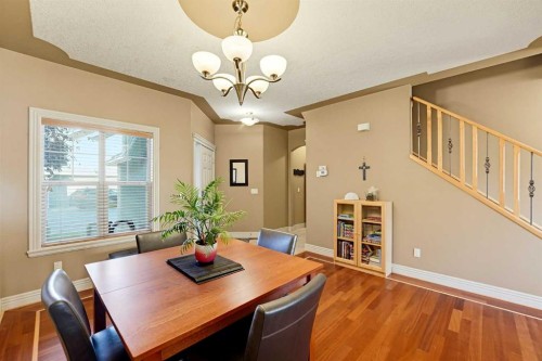 35-39 Strathlea Common Sw, Calgary, AB 