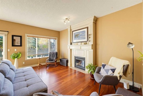 35-39 Strathlea Common Sw, Calgary, AB 