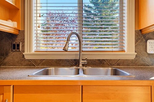 35-39 Strathlea Common Sw, Calgary, AB 