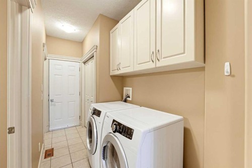 35-39 Strathlea Common Sw, Calgary, AB 