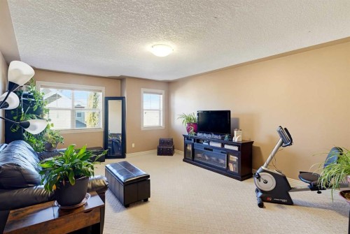 35-39 Strathlea Common Sw, Calgary, AB 