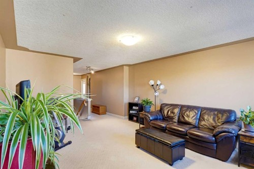 35-39 Strathlea Common Sw, Calgary, AB 