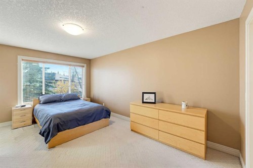 35-39 Strathlea Common Sw, Calgary, AB 