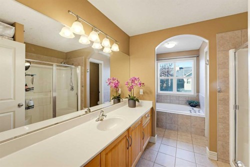 35-39 Strathlea Common Sw, Calgary, AB 