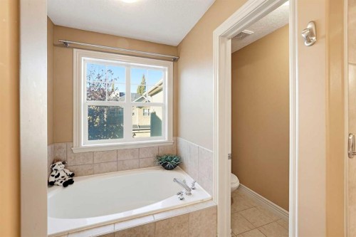 35-39 Strathlea Common Sw, Calgary, AB 