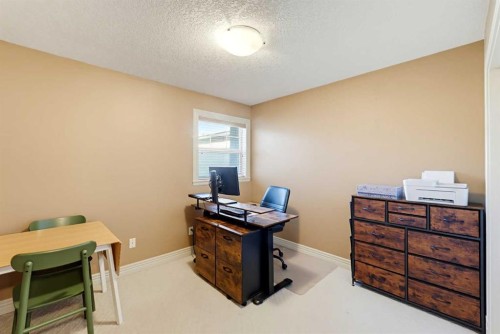 35-39 Strathlea Common Sw, Calgary, AB 