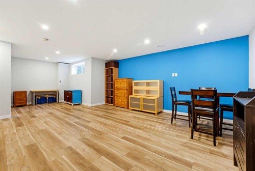 35-39 Strathlea Common Sw, Calgary, AB 