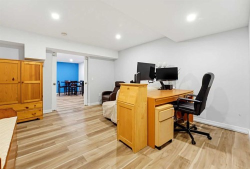 35-39 Strathlea Common Sw, Calgary, AB 