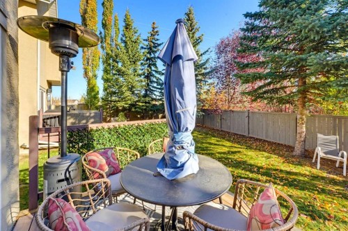 35-39 Strathlea Common Sw, Calgary, AB 