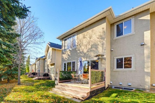 35-39 Strathlea Common Sw, Calgary, AB 