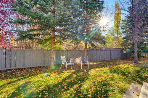 35-39 Strathlea Common Sw, Calgary, AB 