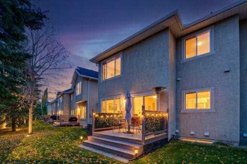 35-39 Strathlea Common Sw, Calgary, AB 
