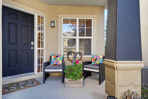 35-39 Strathlea Common Sw, Calgary, AB 