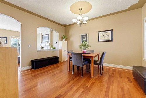 35-39 Strathlea Common Sw, Calgary, AB 