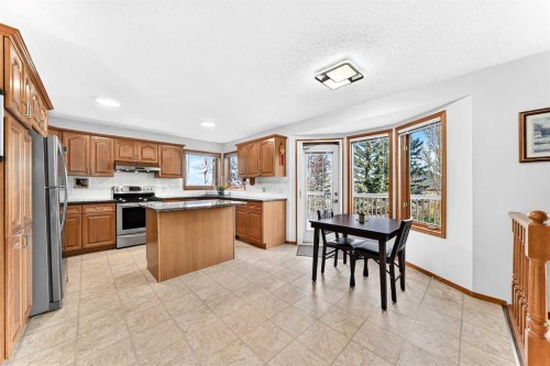 127 Edgebrook Circle Nw, Calgary, AB 