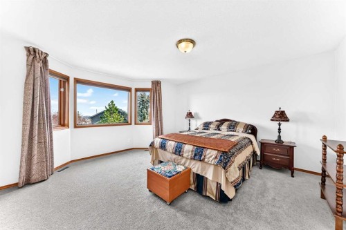 127 Edgebrook Circle Nw, Calgary, AB 