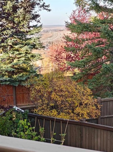127 Edgebrook Circle Nw, Calgary, AB 