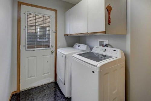 212 Riverview Close Se, Calgary, AB 