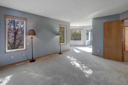 212 Riverview Close Se, Calgary, AB 