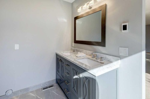 212 Riverview Close Se, Calgary, AB 