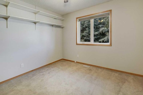 212 Riverview Close Se, Calgary, AB 