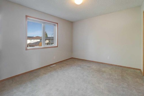 212 Riverview Close Se, Calgary, AB 