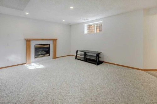 212 Riverview Close Se, Calgary, AB 