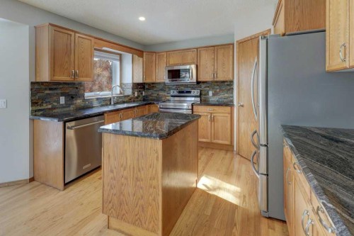 212 Riverview Close Se, Calgary, AB 