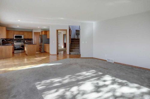 212 Riverview Close Se, Calgary, AB 