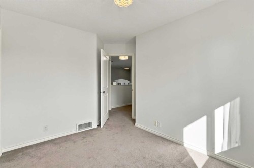 29 Cranleigh Park Se, Calgary, AB 