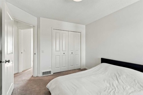 29 Cranleigh Park Se, Calgary, AB 