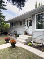7048 61 Avenue NW Calgary, AB T3B 3H8