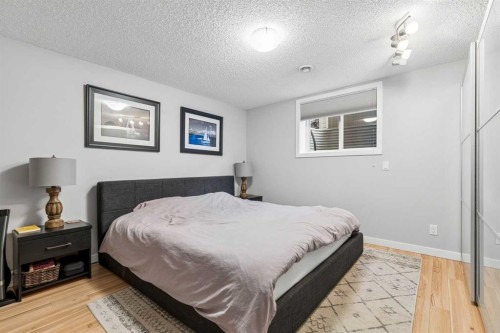 7048 61 Avenue Nw, Calgary, AB 