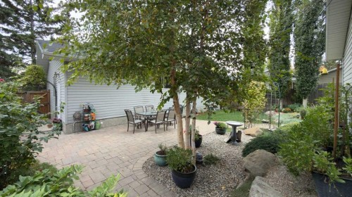 7048 61 Avenue Nw, Calgary, AB 