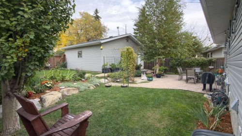 7048 61 Avenue Nw, Calgary, AB 