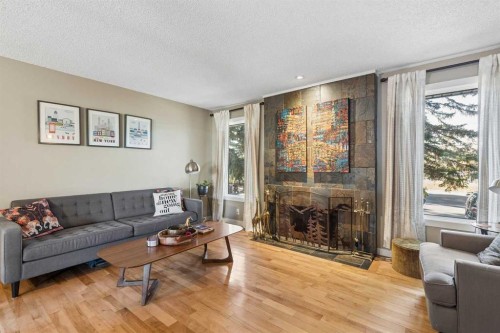 7048 61 Avenue Nw, Calgary, AB 