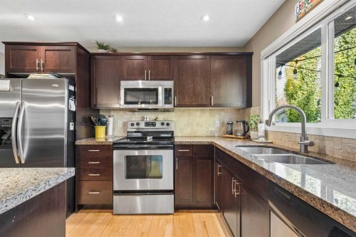 7048 61 Avenue Nw, Calgary, AB 