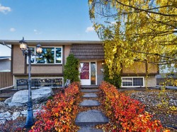 1219 Hunterquay Hill NW Calgary, AB T2K 4T3