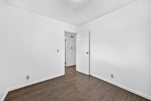 260 Berwick Drive Nw, Calgary, AB 
