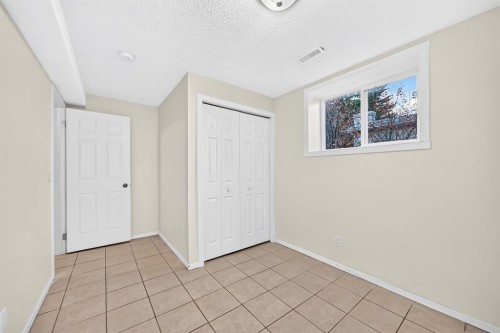 260 Berwick Drive Nw, Calgary, AB 