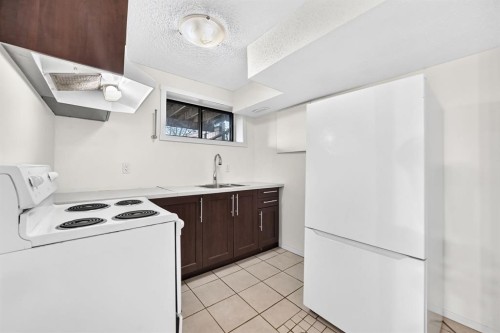 260 Berwick Drive Nw, Calgary, AB 