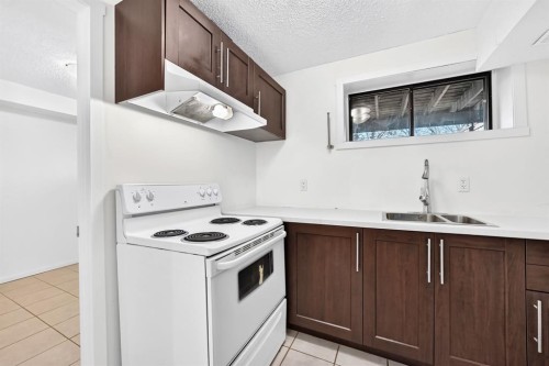 260 Berwick Drive Nw, Calgary, AB 