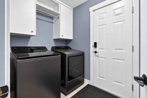38 Somerside Crescent Sw, Calgary, AB 