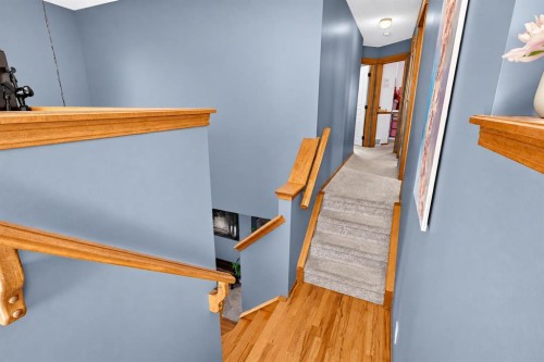 38 Somerside Crescent Sw, Calgary, AB 