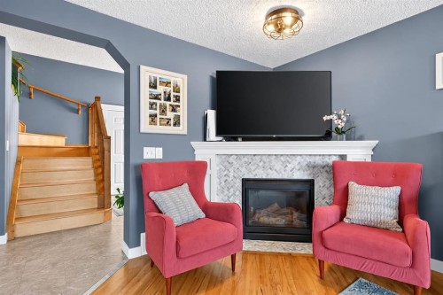 38 Somerside Crescent Sw, Calgary, AB 