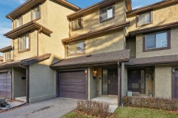 69 Glamis Gardens SW Calgary, AB T3E 6S4