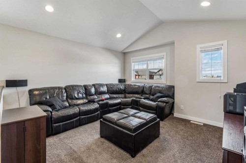 281 Boulder Creek Crescent Se, Langdon, AB 